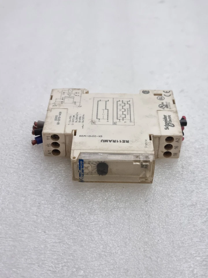 Schneider Telemecanique RE11RAMU Timing Relay 0.1s-100h